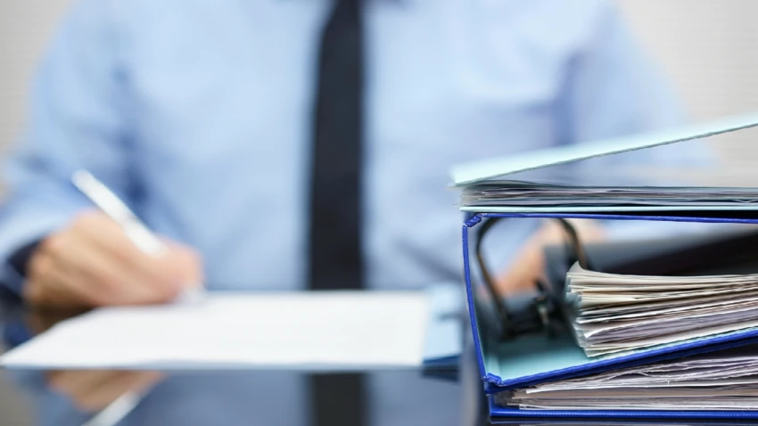 Yetkinlik yaşına çatmayanlarla bağlı komissiyaların təşkili və fəaliyyətinə dair dəyişiklik birinci oxunuşda təsdiqlənib