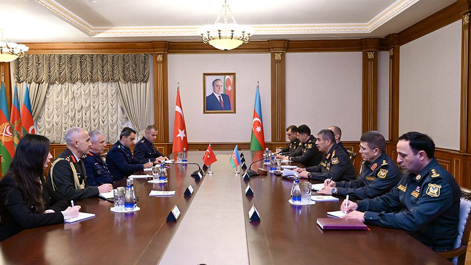 Azərbaycan və Türkiyə arasında hərbi əməkdaşlıq məsələləri müzakirə edilib (VİDEO)