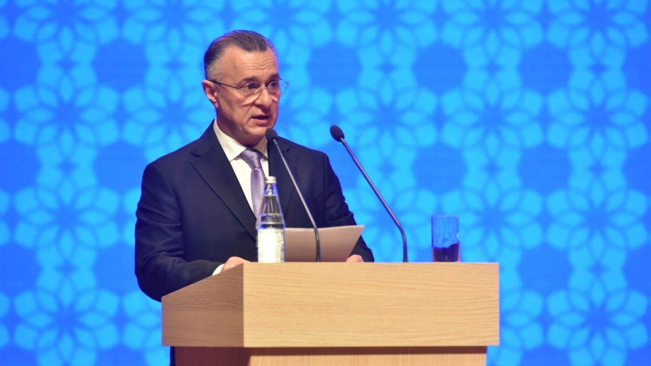 Səhiyyə nazirindən saxta cərrahlarla bağlı AÇIQLAMA