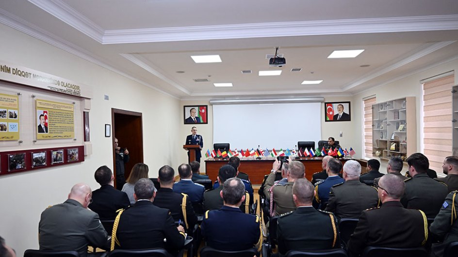 Azərbaycanda akkreditə olunmuş hərbi attaşelər ilə cari ilin yekununa dair toplantı keçirilib
