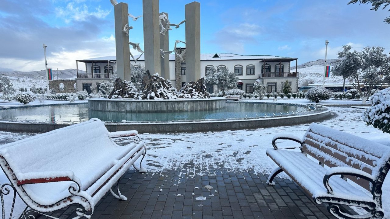 Ağalının ağ donlu səhəri- FOTOREPORTAJ