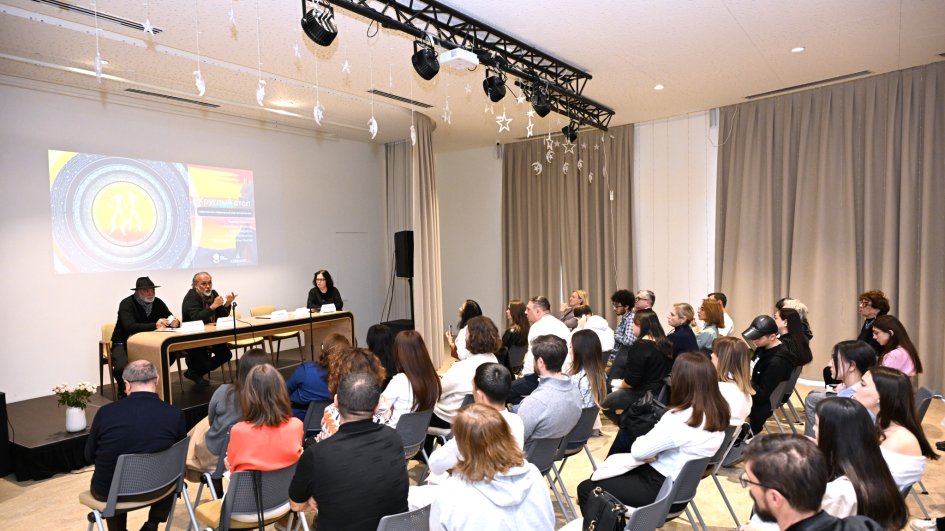 “Nine Senses” incəsənət mərkəzində “Qobustan - bəşəriyyətin sirri” mövzusunda dəyirmi masa keçirilib