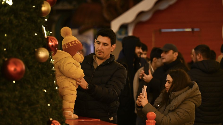 “Soyuq Əllər, İsti Ürək” xeyriyyə yarmarkası yenidən Fəvvarələr meydanında!