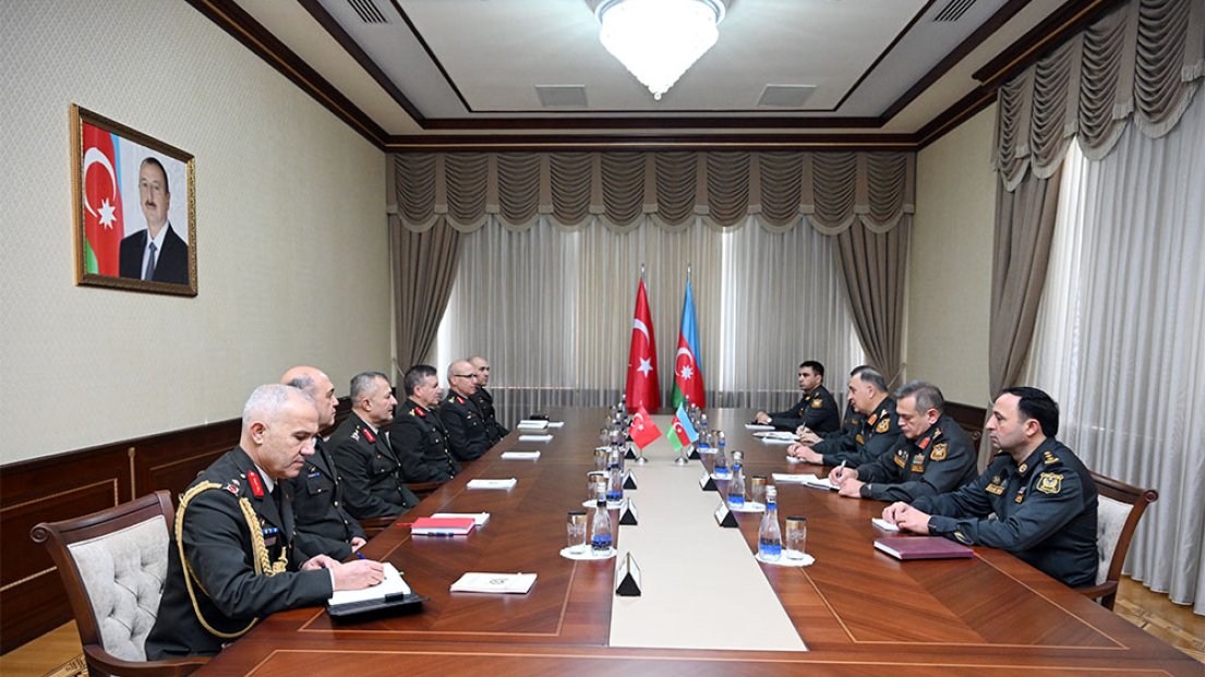 Azərbaycan-Türkiyə hərbi əməkdaşlığının inkişafı məsələsi müzakirə olunub