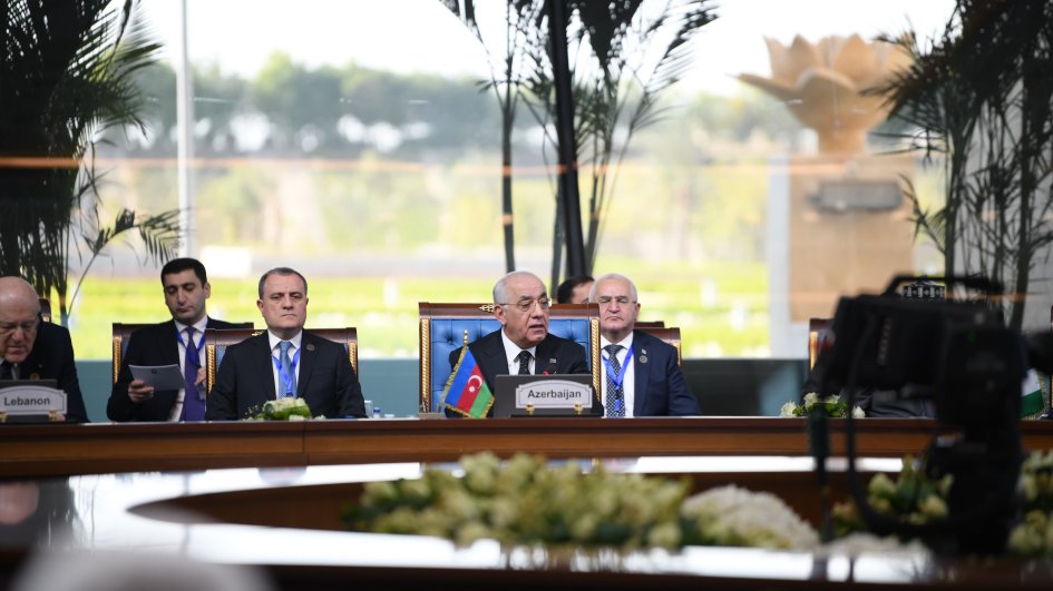 Baş nazir Əli Əsədov Qahirədə D-8 təşkilatının 11-ci Zirvə görüşündə iştirak edib