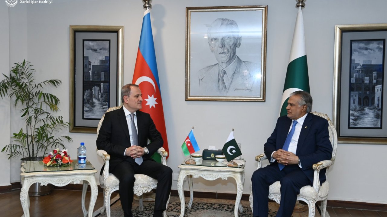 Azərbaycan və Pakistan arasında ikitərəfli və regional əməkdaşlıq müzakirə edilib