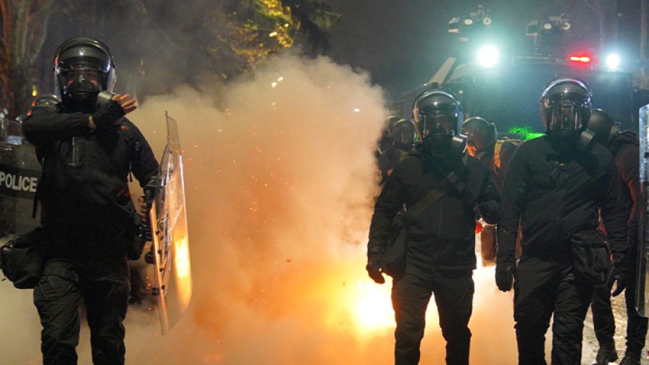 Gürcüstanda etiraz aksiyaları zamanı 171 polis əməkdaşı xəsarət alıb