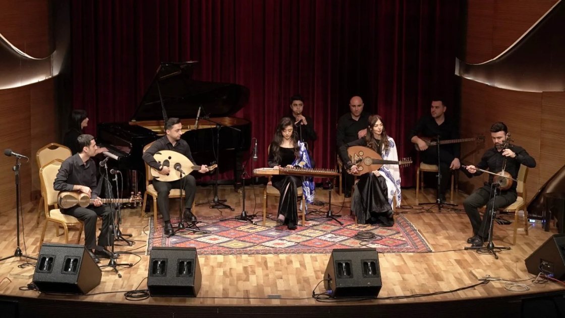 Beynəlxalq Muğam Mərkəzində tanınmış tarzən Əhsən Dadaşovun xatirəsi anılıb