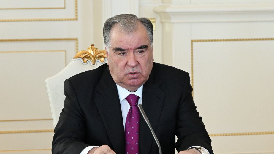 Emoməli Rəhmon Prezident İlham Əliyevi təbrik edib