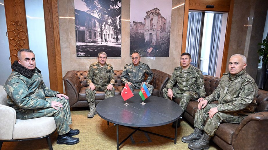 Azərbaycan Quru Qoşunları komandanı türkiyəli həmkarı ilə görüşüb