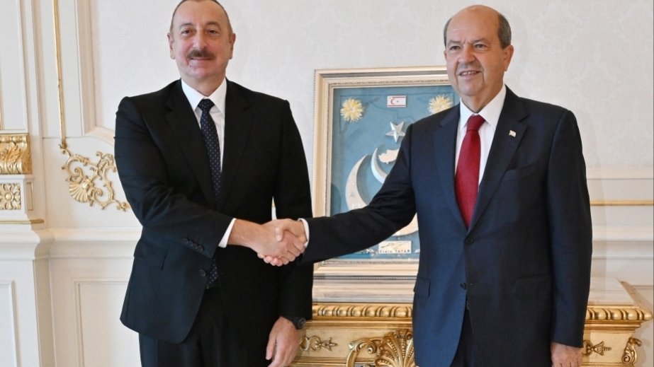 Ersin Tatar Prezident İlham Əliyevə zəng edib