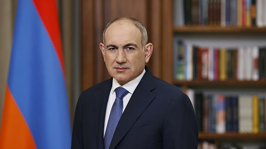 Nikol Paşinyan AZAL-a məxsus təyyarənin qəzası ilə bağlı başsağlığı verib