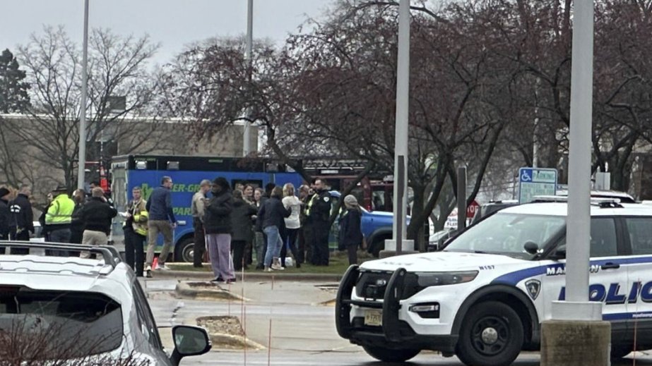 ABŞ-da sürücü yük maşınını izdihamın üzərinə sürüb, 15 nəfər ölüb