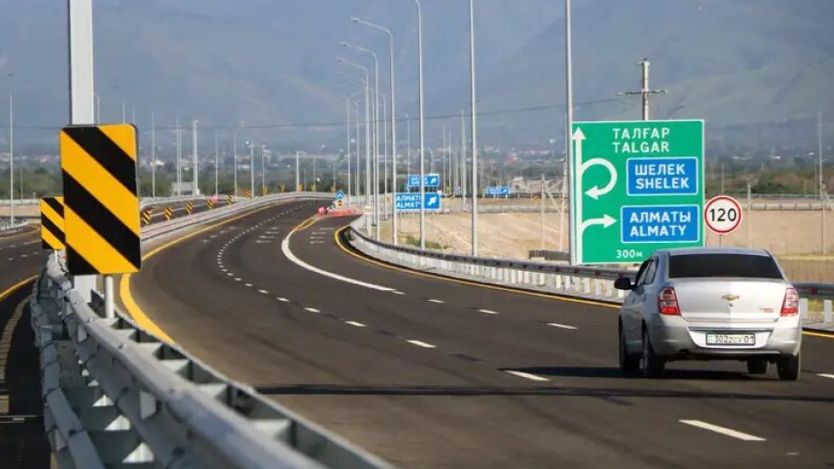 Qazaxıstan buraxılış qabiliyyətini artırmaq üçün sərhəd-keçid məntəqələrini müasirləşdirir