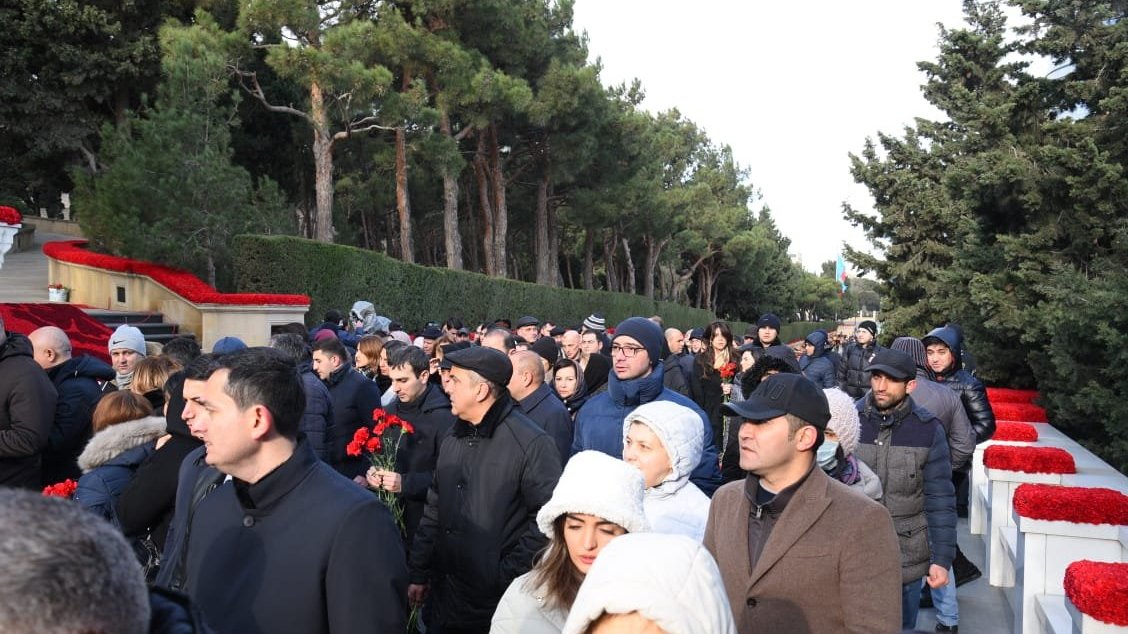 Azərbaycan xalqı 20 Yanvar faciəsi qurbanlarının əziz xatirəsini yad edir