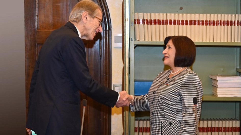 Milli Məclisin sədri İtaliya Senatının Avropa İttifaqı siyasəti komissiyasının üzvləri ilə görüşüb