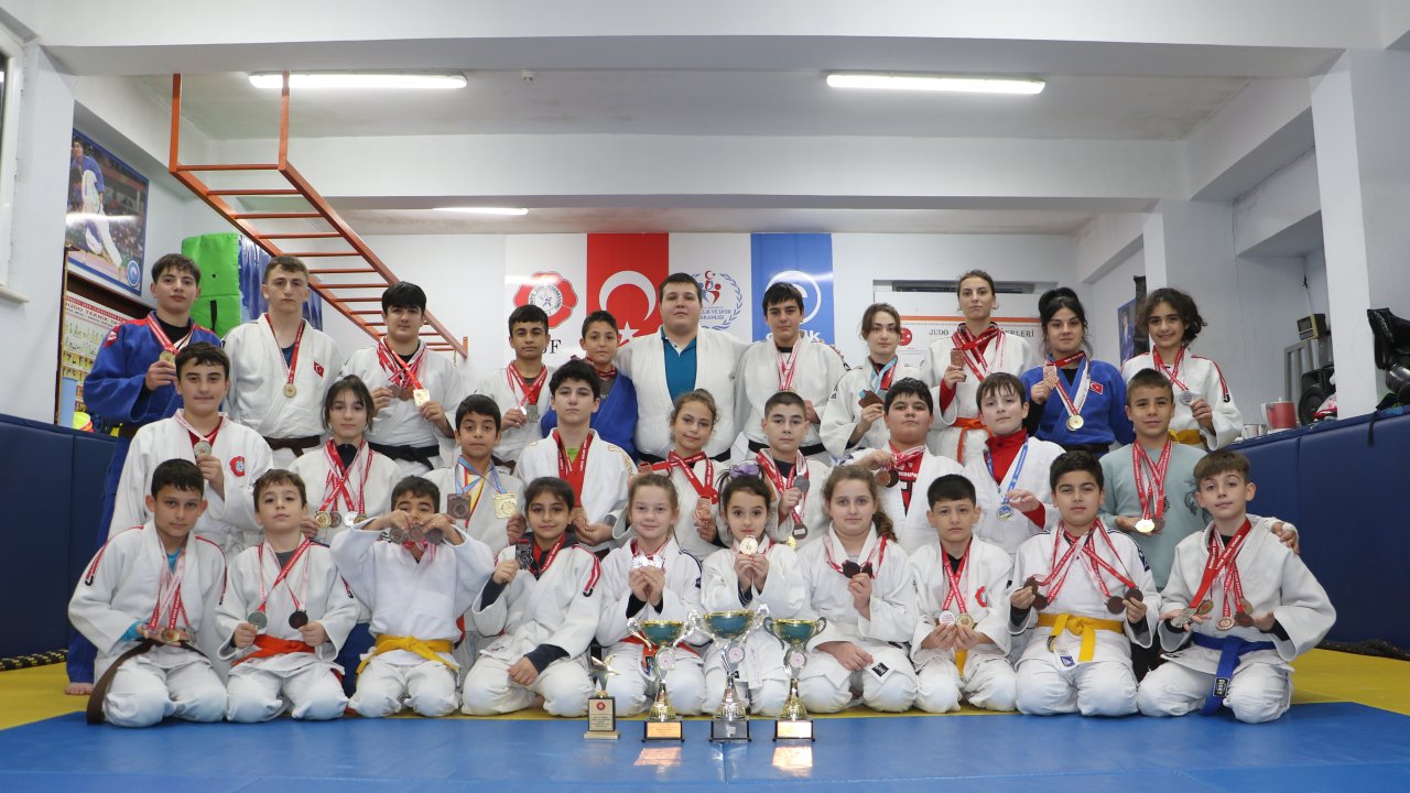 70 metrekarelik salondan 4 yılda yaklaşık 40 milli sporcu çıktı