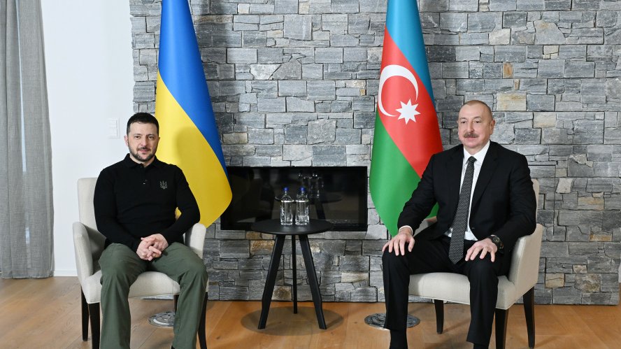 Prezident İlham Əliyev Davosda Ukrayna Prezidenti ilə görüşüb (FOTO)