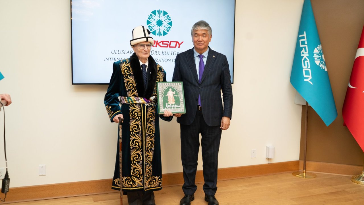 Nobel laureatı Əziz Sancara "Türk Dünyasının Mədəniyyət Səfiri" fəxri adı verilib