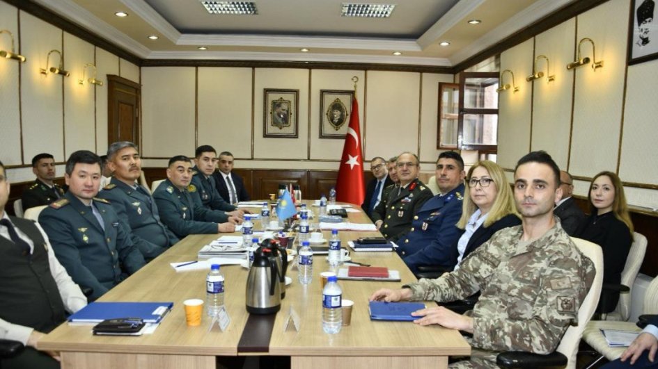 Ankarada Qazaxıstanla Türkiyə arasında hərbi əməkdaşlıq planı imzalanıb
