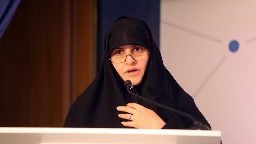 Aviaqəzada ölən İran prezidentinin həyat yoldaşı vəzifəsindən kənarlaşdırılıb