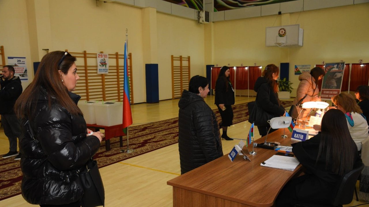 Azerbaijan concludes voting for municipal elections (PHOTO)