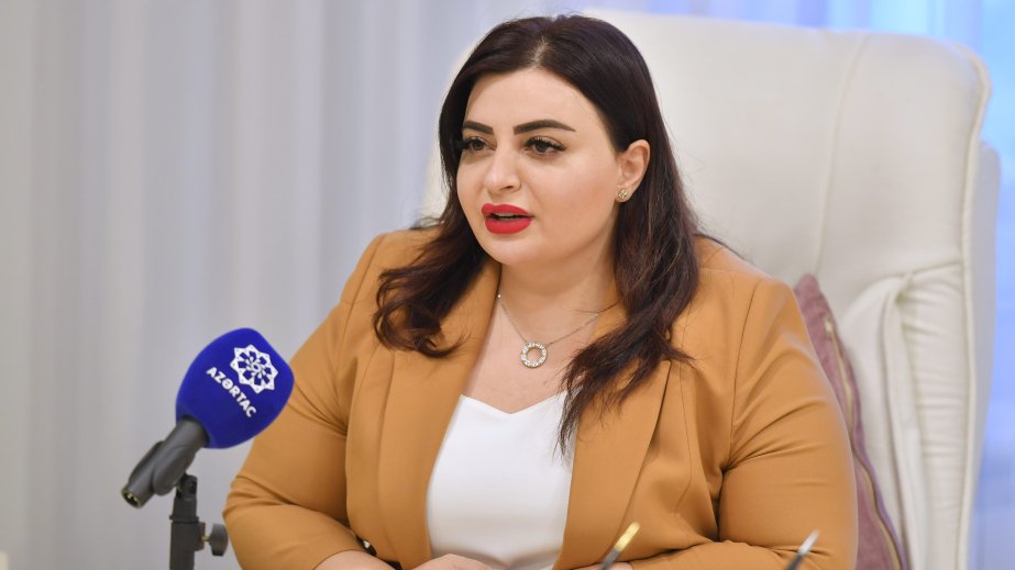 Kouçluq: Həyatımızı yönləndirən gücün tarixi və bugünkü rolu