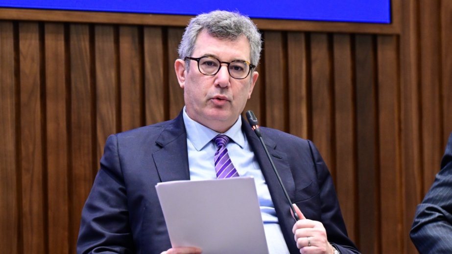 “Conflicts” jurnalının direktoru: Fransada erməni diasporu siyasi alətə çevrilib
