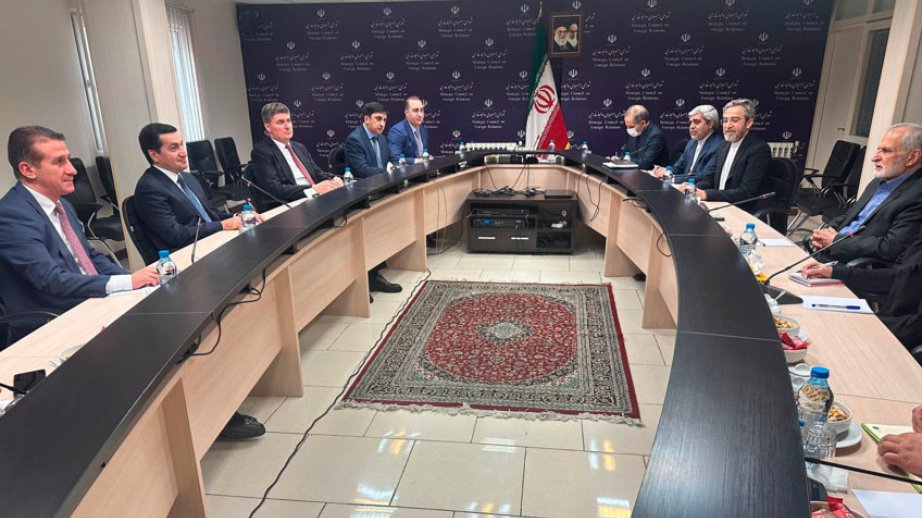 Azerbaijan, Iran explore cooperation between scientific research centers
