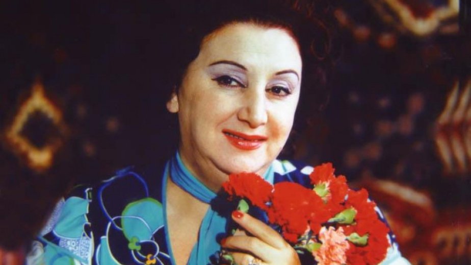 Səsi ilə könüllərdə iz qoyan sənətkar - Şövkət Ələkbərova