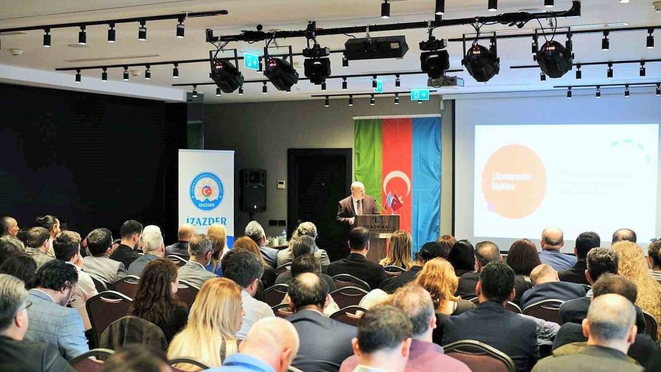 İzmirdə Azərbaycan ilə Türkiyənin iş adamları birgə fəaliyyət imkanlarını müzakirə ediblər