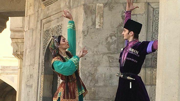 “Qarabağ geyimləri xalqımızın kimliyini və estetik dünyagörüşünü yaşadan dəyərli irsdir” - MÜSAHİBƏ