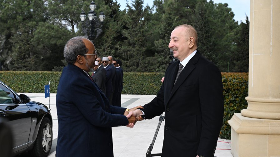 Somali Prezidenti Hasan Şeyx Mahmudun rəsmi qarşılanma mərasimi olub