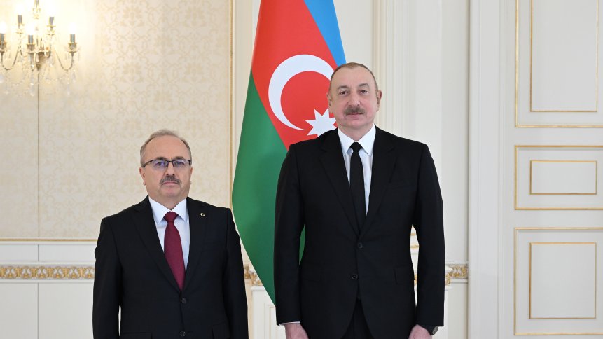 Prezident İlham Əliyev Türkiyənin Azərbaycanda yeni təyin olunmuş səfirinin etimadnaməsini qəbul edib  YENİLƏNİB