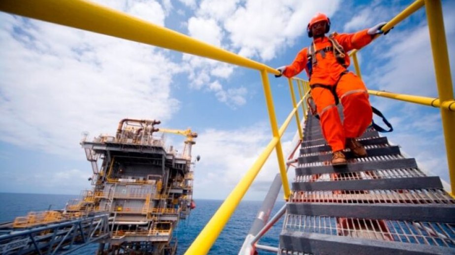 2,413 Azerbaijani nationals work for bp