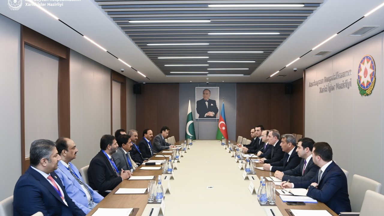 Ceyhun Bayramov Gilani ilə Azərbaycan-Pakistan strateji tərəfdaşlığını müzakirə edib