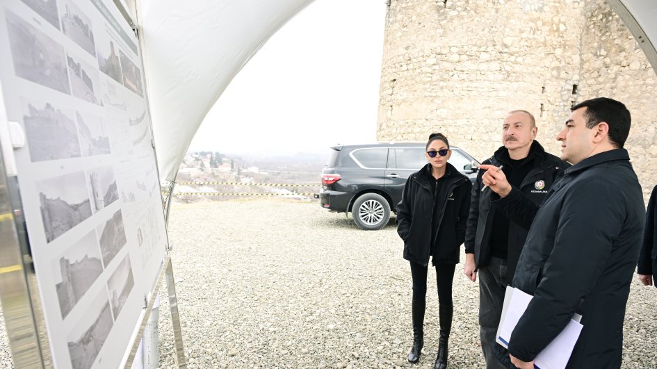 Prezident İlham Əliyev Əsgəran qala-kompleksinin konsepsiya layihəsi ilə tanış olub