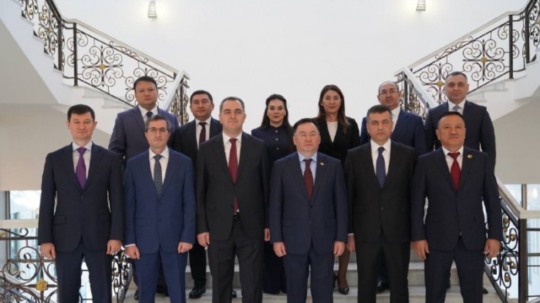 Azərbaycan hakimləri Qazaxıstan Ali Məhkəməsində olublar