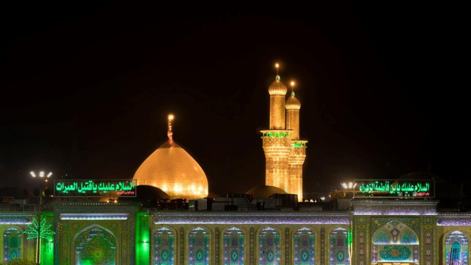 Məhəmməd Füzulinin qəbrinin üstündə onun Azərbaycan şairi olması əks etdirilib