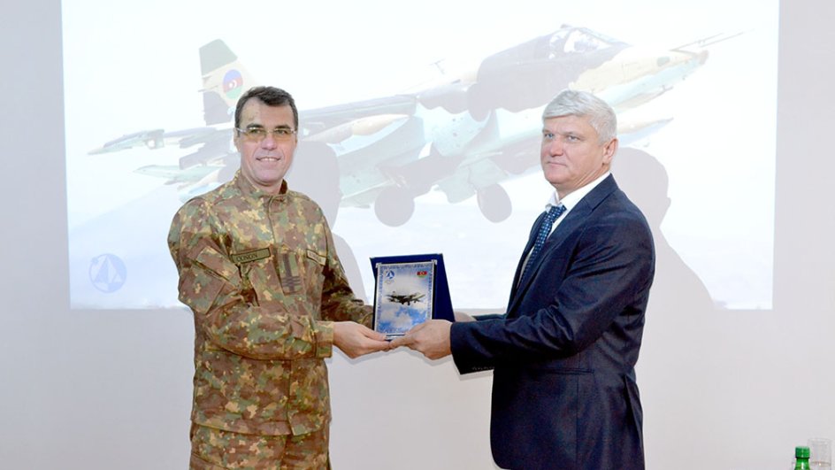 Hərbi attaşelər Aviasiya Təmir Zavodunda olublar