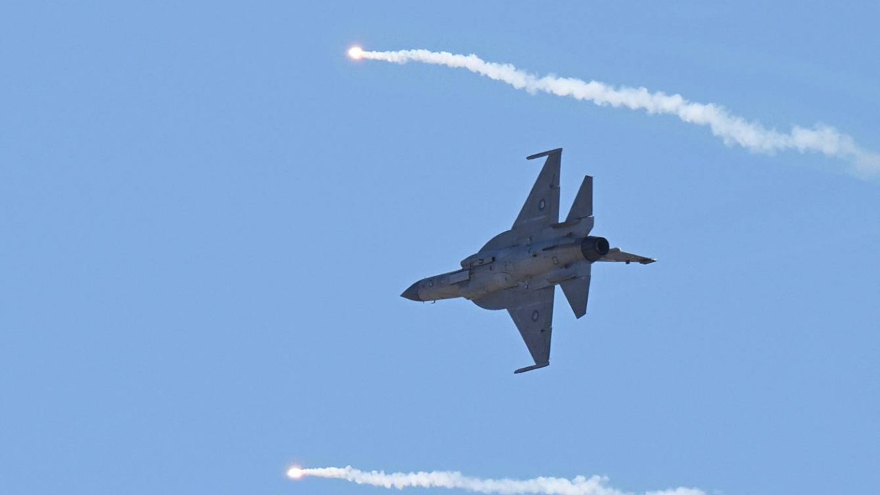 Azərbaycan yaxın zamanda “JF-17 Thunder” qırıcılarının ilk partiyasını alacaq