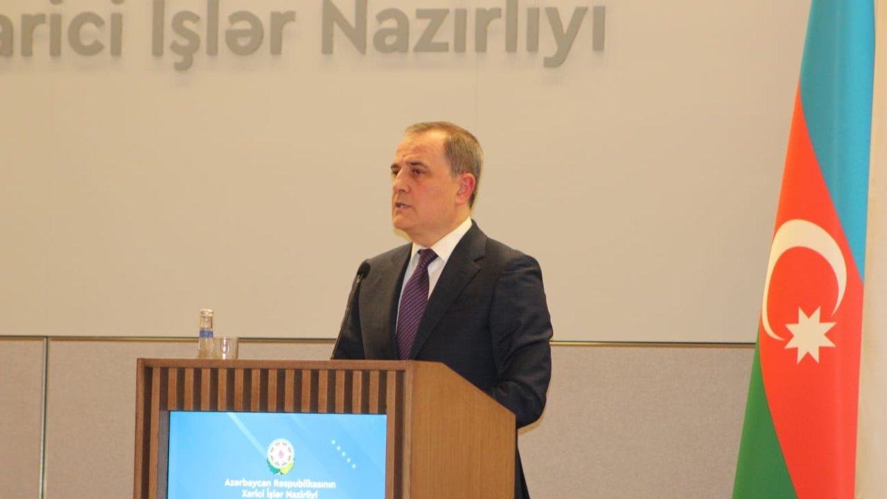 Ceyhun Bayramov Səudiyyə Ərəbistanına rəsmi səfərə yola düşüb