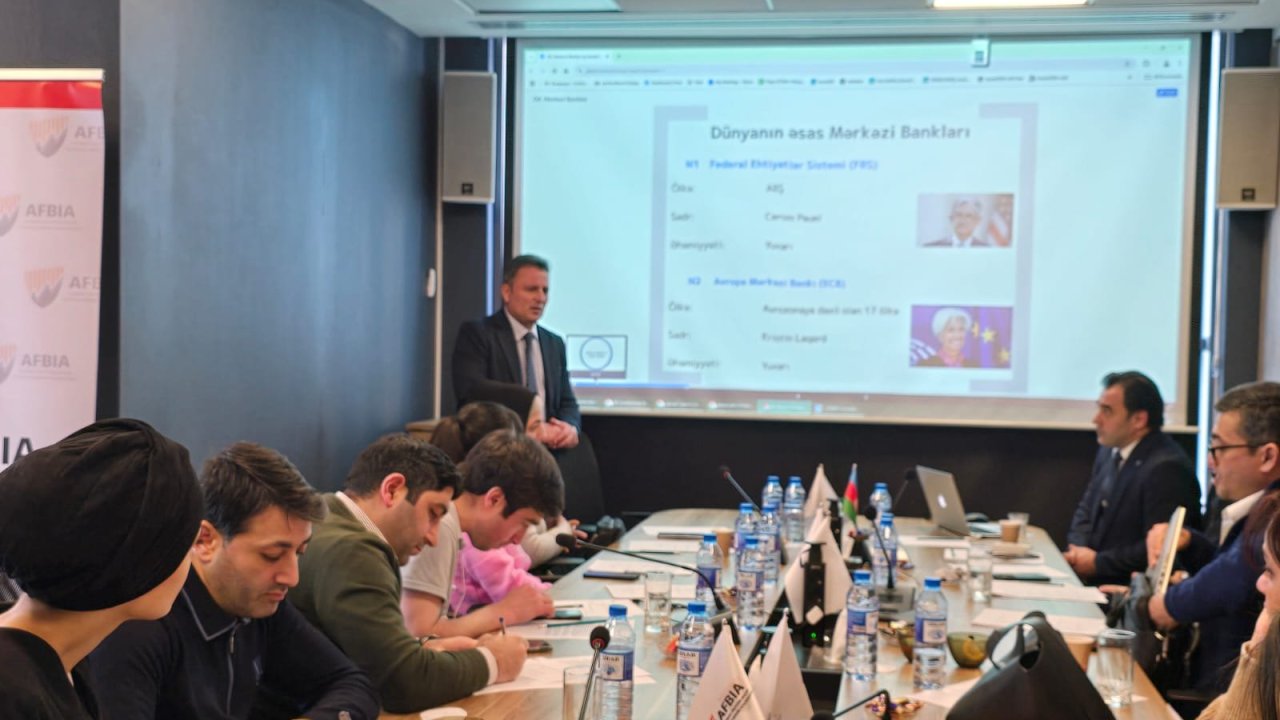 Media nümayəndələri üçün “Kapital Bazarı: Əsas Prinsiplər və Fundamental Biliklər” mövzusunda seminar keçirilib
