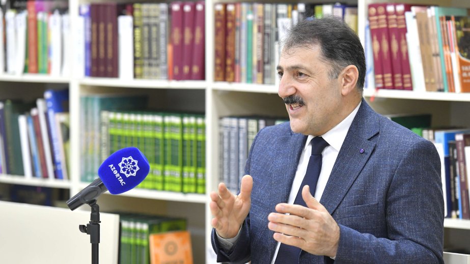 İdrak olunmayan ibadətdən insana fayda yoxdur - ilahiyyatçı alimlə MÜSAHİBƏ