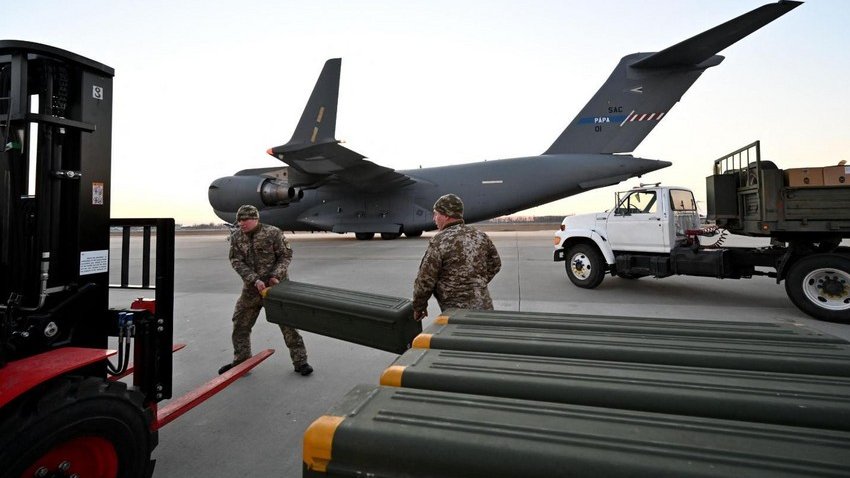 WP: Tramp Zelenski ilə görüşdən sonra Ukraynaya hərbi yardımı dayandırmağı düşünür