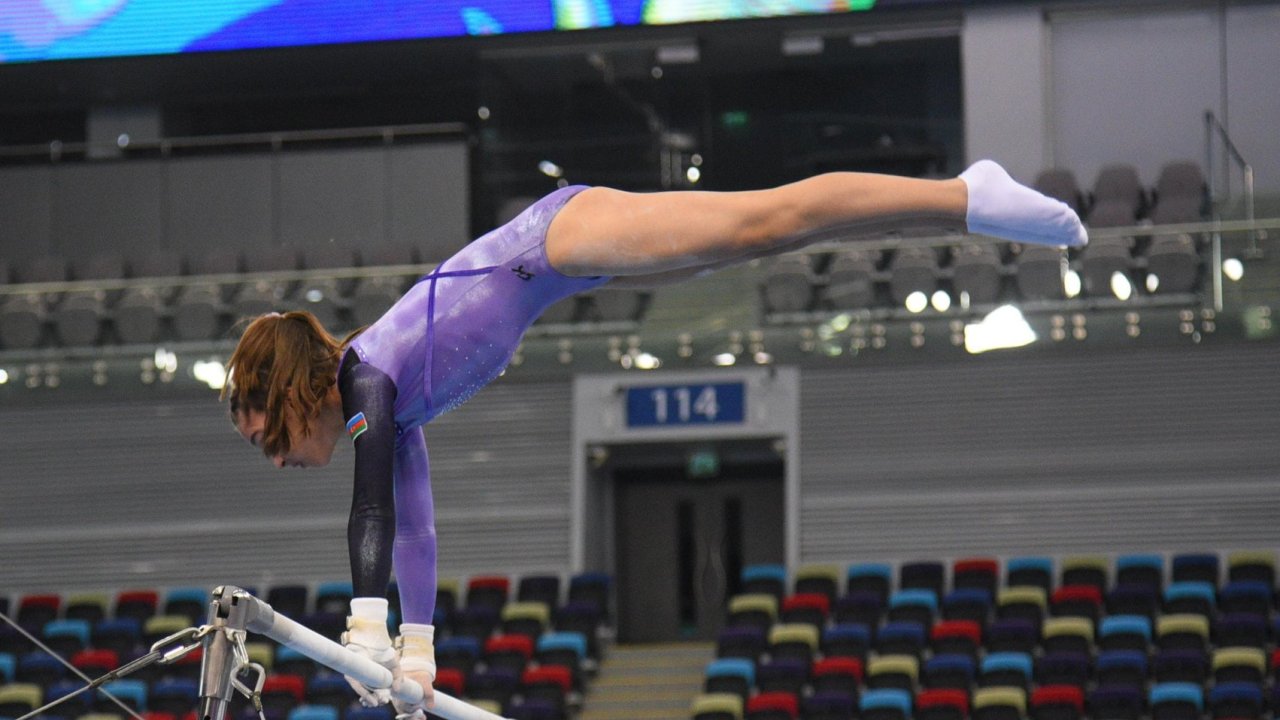 Milli Gimnastika Arenasında gimnastika yarışları davam edir