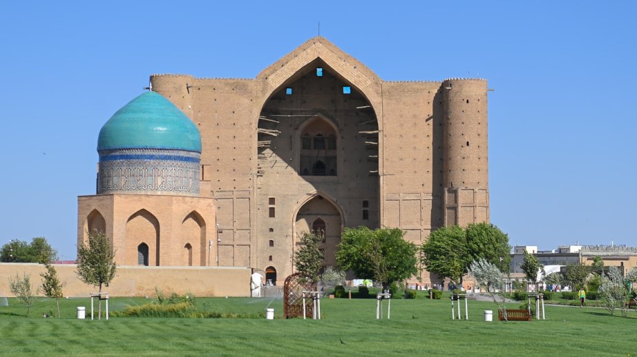 Qazaxıstanda Türkistan şəhərinə xüsusi status verilib