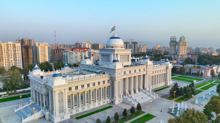 Tacikistanda hakim partiya parlament seçkilərində qalib gəlib