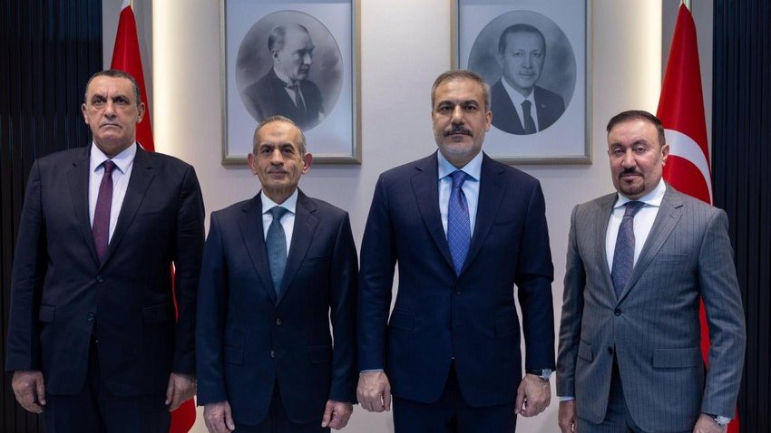 Hakan Fidan İraq türkmanlarının liderini qəbul edib