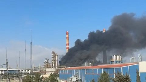 FHN: Neft Emalı Zavodunun ərazisindəki yanğın məhdudlaşdırılıb YENİLƏNİB-4